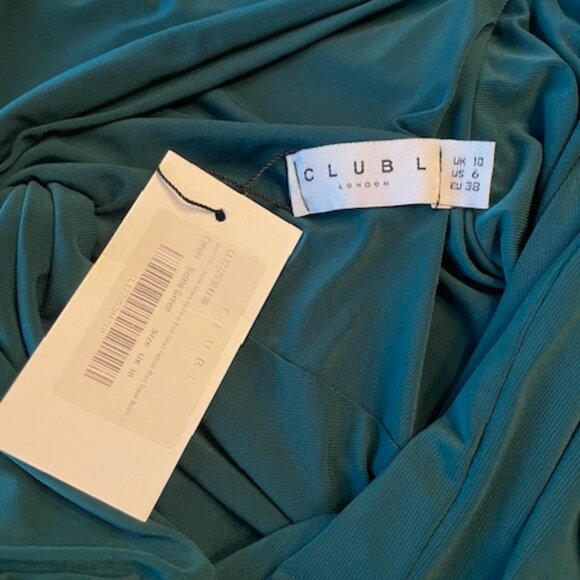 A beautiful formal party dress for prom or Chrismas party. - Picture 1 of 5